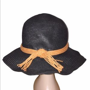 😍D&Y wide brim floppy hat with rope style trim